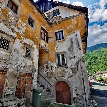 Bajta Kroparica Hostel