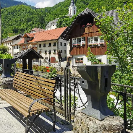 Bajta Kroparica *
