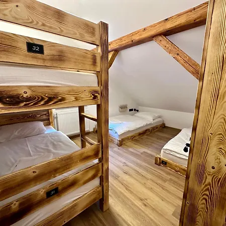 Bajta Kroparica Hostel