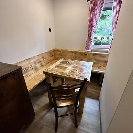 Bajta Kroparica Hostel