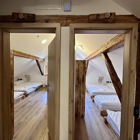 Hostel Bajta Kroparica *
