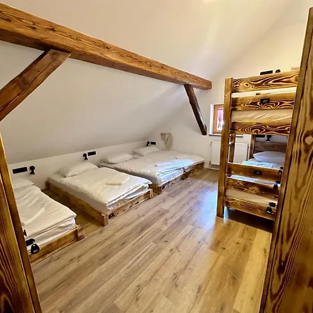 Bajta Kroparica Hostel *