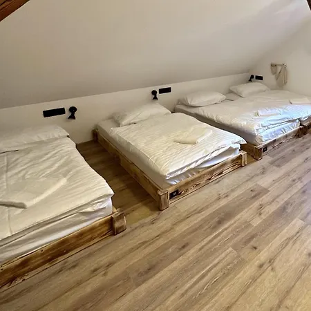 Bajta Kroparica Hostel