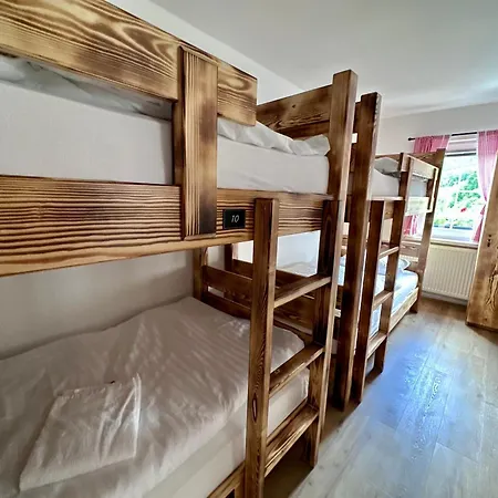 Bajta Kroparica Hostel