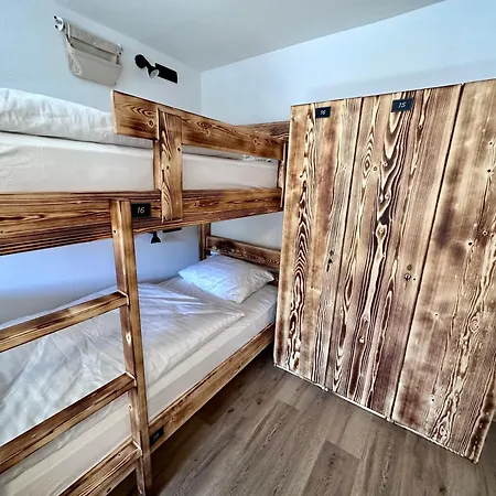 Bajta Kroparica Hostel *