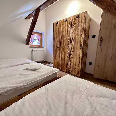 Hostel Bajta Kroparica *
