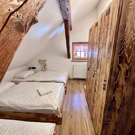 Bajta Kroparica Hostel