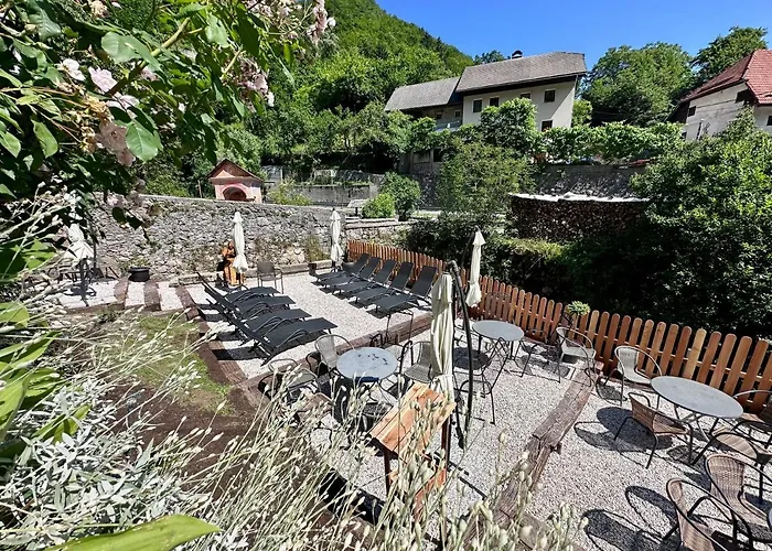 Bajta Kroparica Vandrarhem Kropa