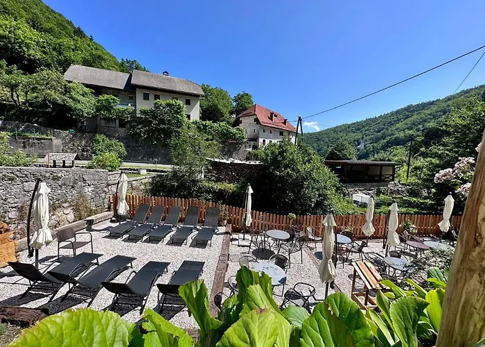 Vandrarhem Bajta Kroparica