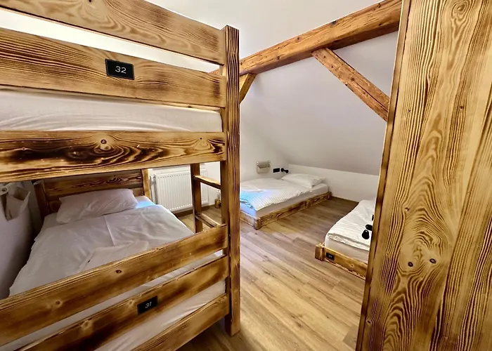 Bajta Kroparica Albergue