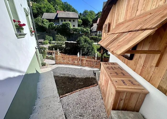 Bajta Kroparica Albergue