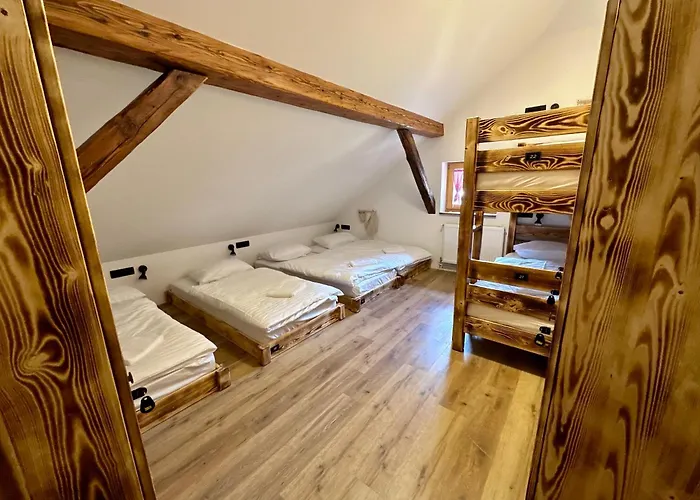 Bajta Kroparica Albergue *