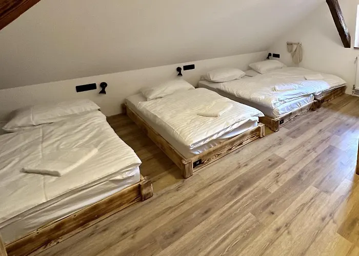 Bajta Kroparica Albergue