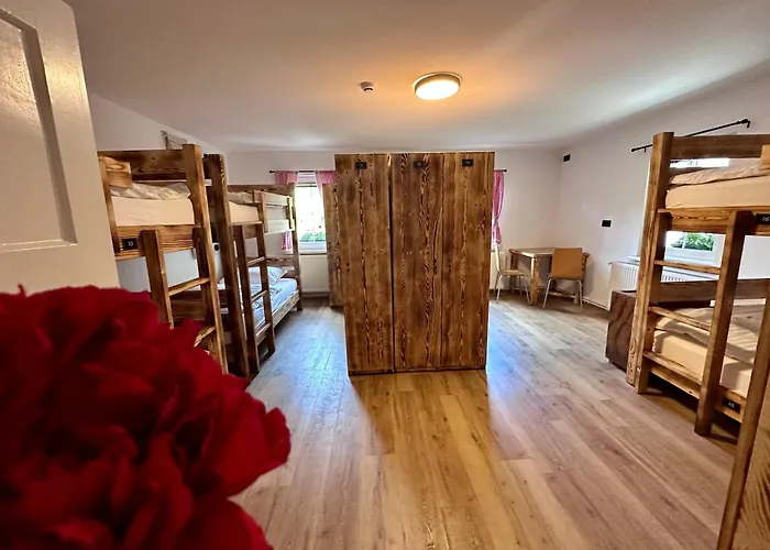 Bajta Kroparica Albergue *