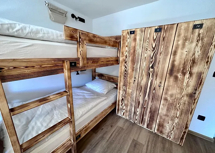 Bajta Kroparica Albergue *