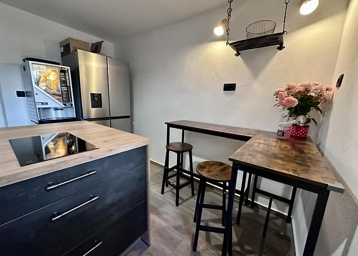 Vandrarhem Bajta Kroparica *